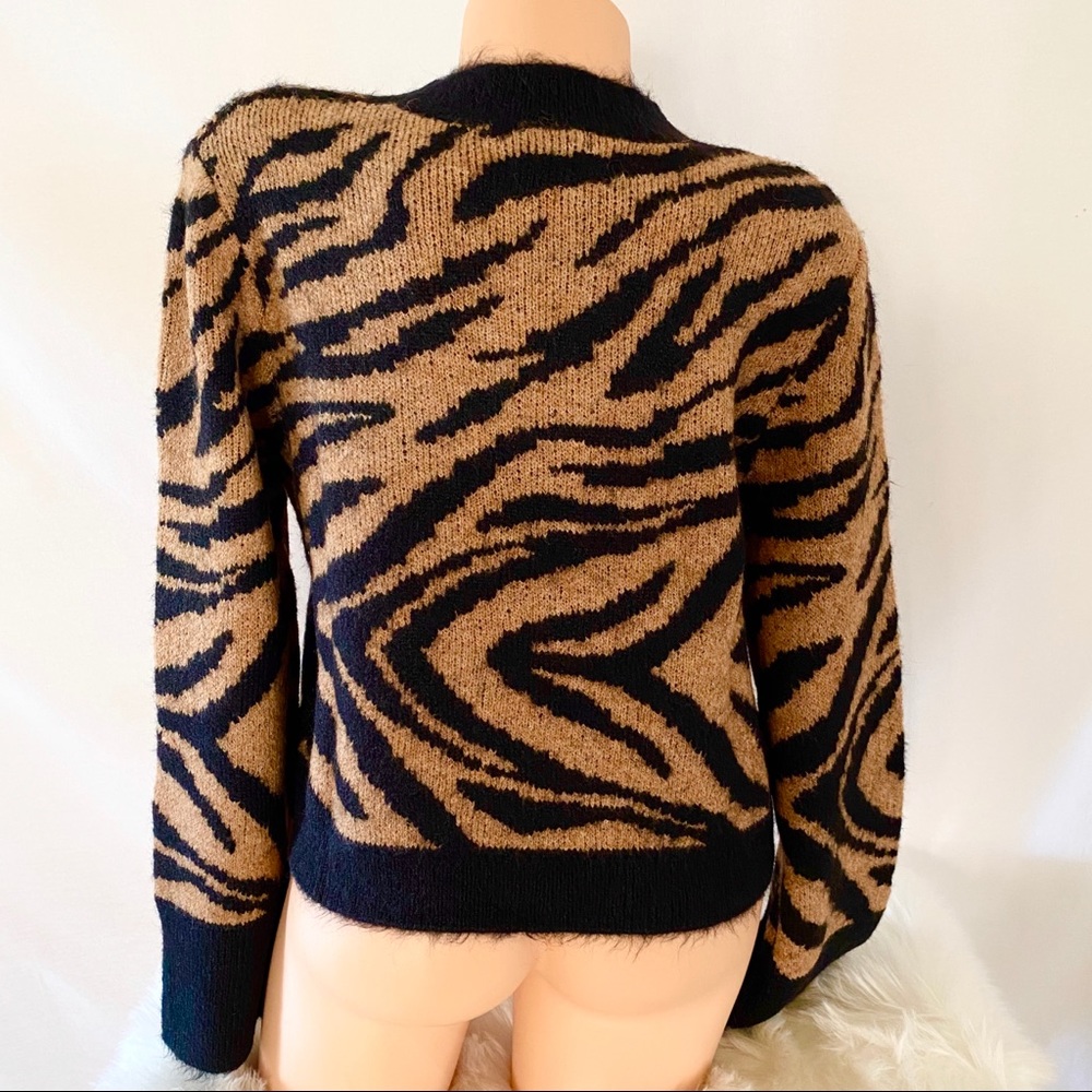 H&M Zebra Print Sweater - Picture 4 of 9